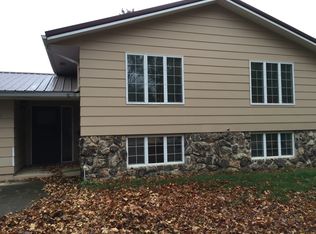 405 8th St, Sioux Rapids, IA 50585