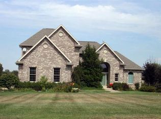 4738 Oak Hollow Ct, Dexter, MI 48130