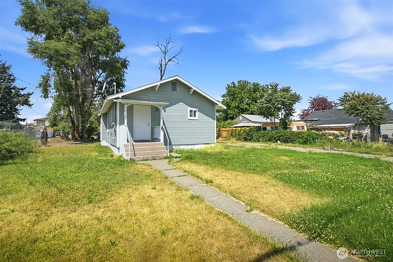2nd image of 10 S 10th Street