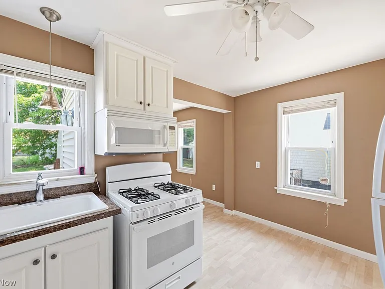 1395 Irene Rd — Photo 5