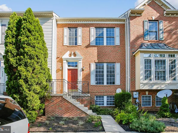 5803 Summers Grove Rd, Alexandria, VA 22304