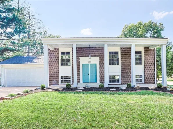 897 Torino Dr, Ballwin, MO 63021