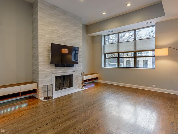 2nd image of 2251 N Wayne Ave #2