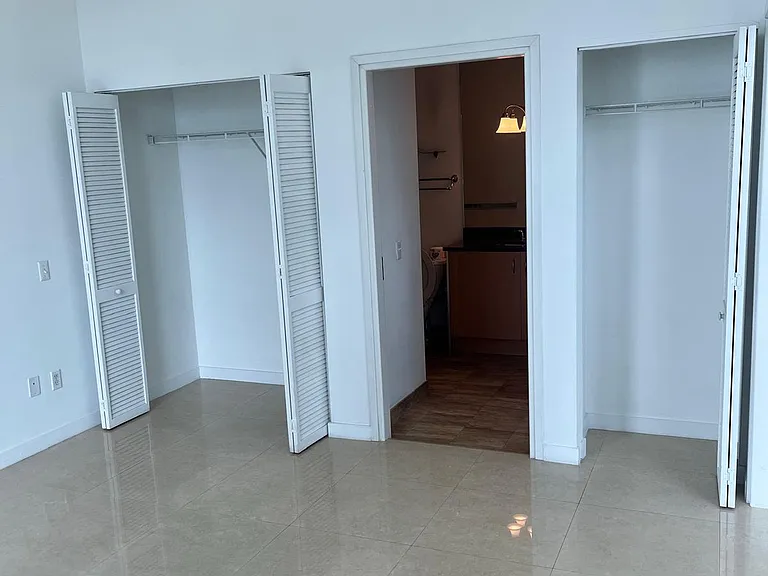 300 S Biscayne Blvd #4003 — Photo 26