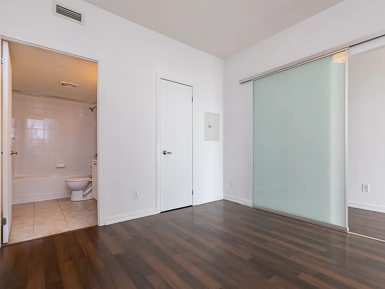 38 Joe Shuster Way — Photo 22