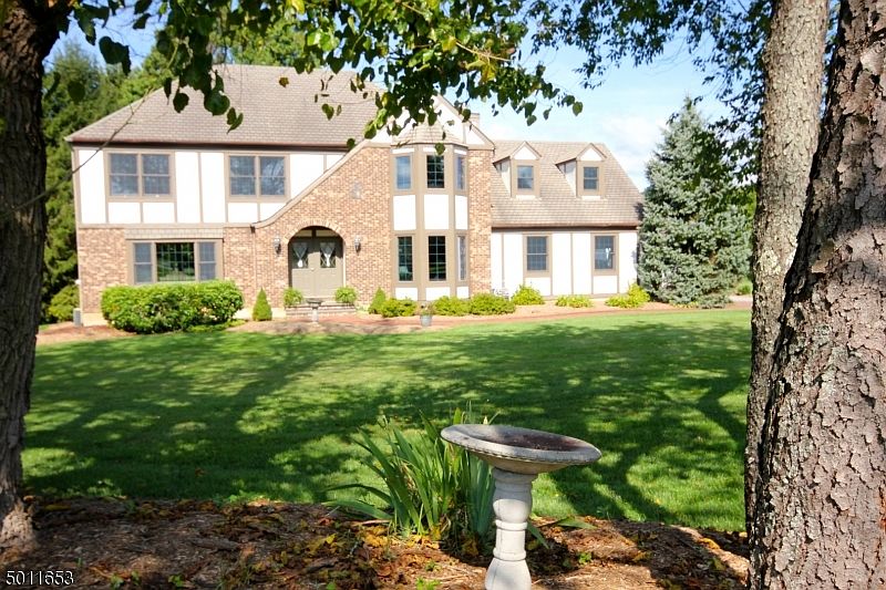 1st image of 7 Elmwood Ln
