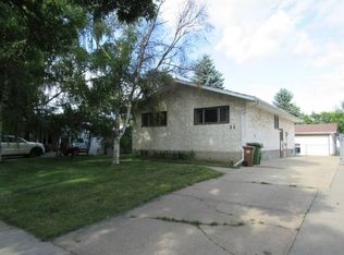 34 Fawcett Cres #1A, Saint Albert, AB T8N1W3