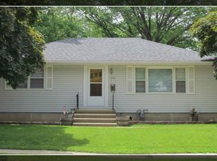 3834 E Ave Ne, Cedar Rapids, IA 52402