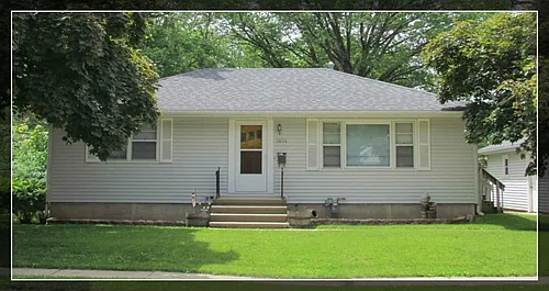 3834 E Ave NE Photo 1