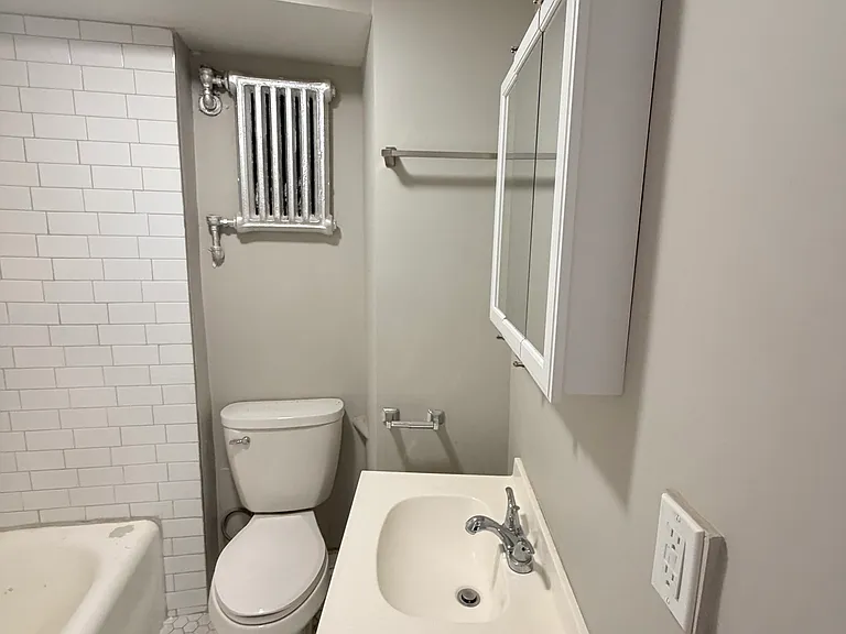 1175 Chapel St #2O3 — Photo 5