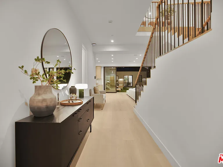 4433 Kraft Ave — Photo 50