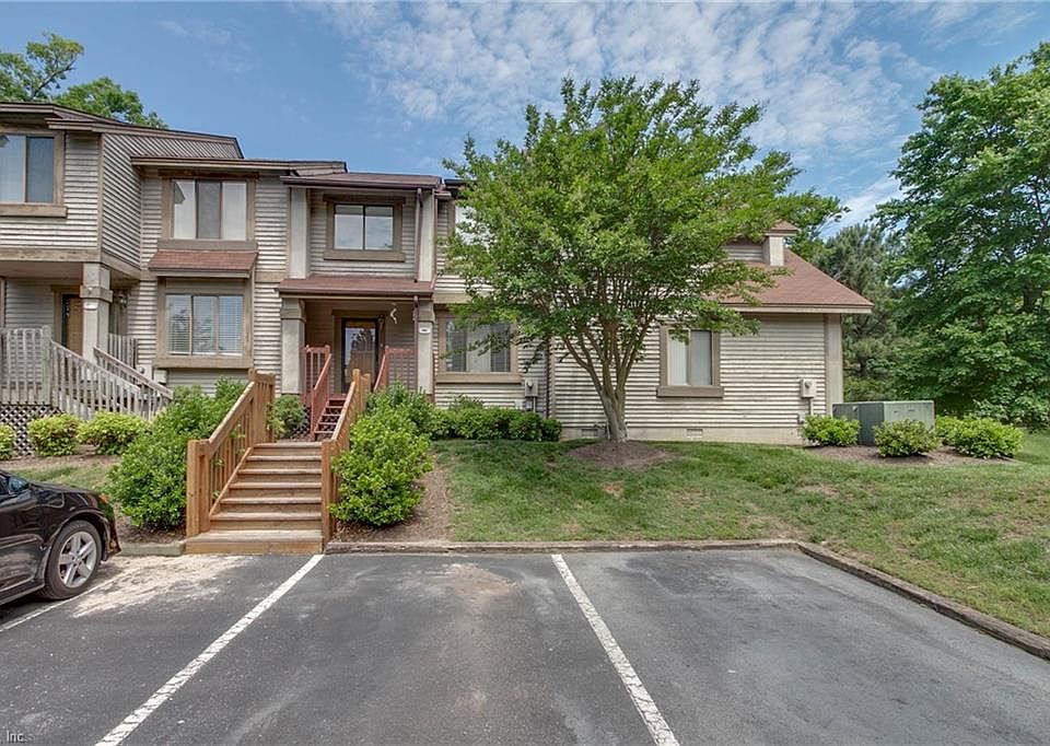 1st image of 383 Bridgewater Dr
