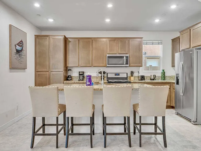 630 W Woodcrest St — Photo 12