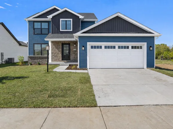 22 Meadow Dr, Monticello, IL 61856