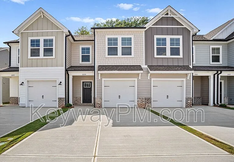 2099 Denmark Ave SE — Photo 2