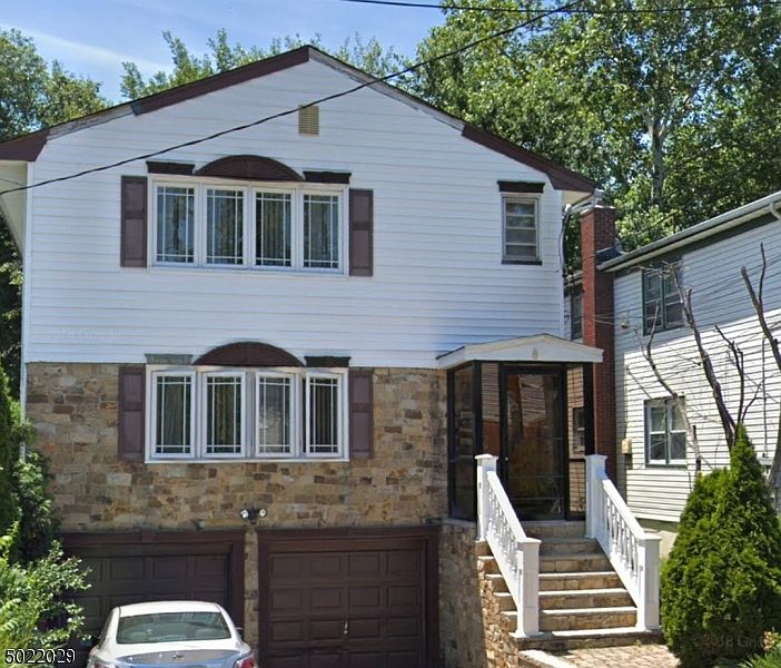 1st image of 8 Evelyn Ct