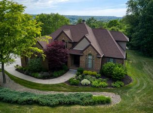 850 McKee Trl, Hinckley, OH
