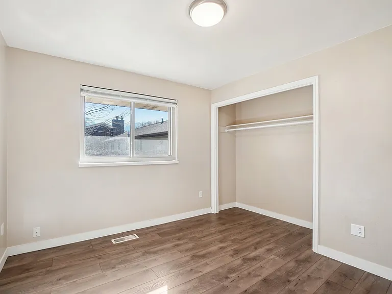 240 W 220th St S — Photo 22