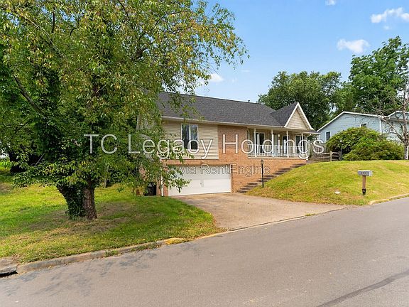 3rd image of 603 Hayes St