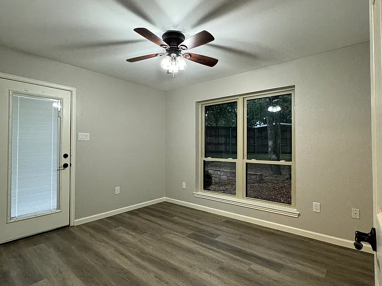 2101 Stone Moss Ln — Photo 6