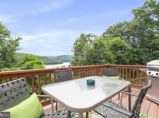 118 Roman Ridge Rd, Oakland, MD 21550