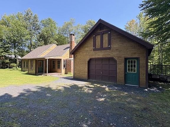 3rd image of 98 Lockwood Brook Road