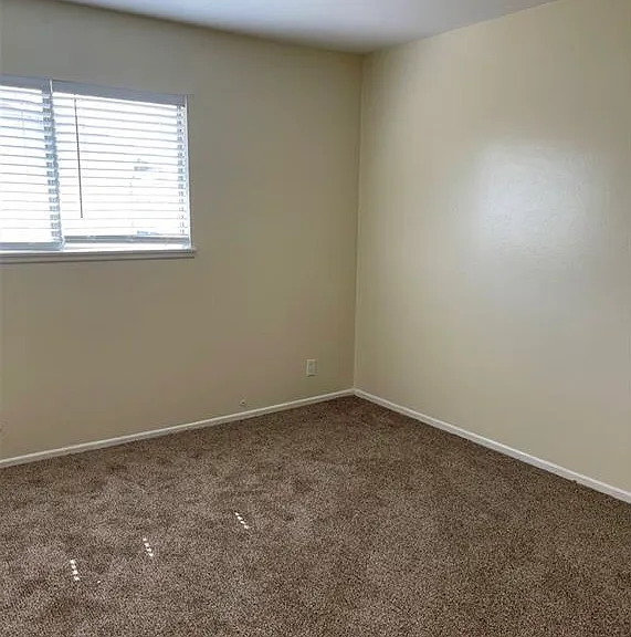 9572 Cornwall Dr — Photo 13