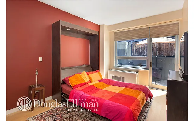 Sold by Douglas Elliman | media 24