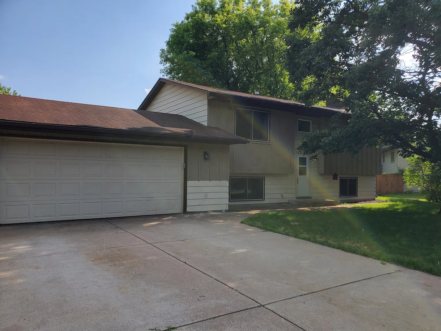 3 bed, 1569 sqft, $2,400 — Photo 2