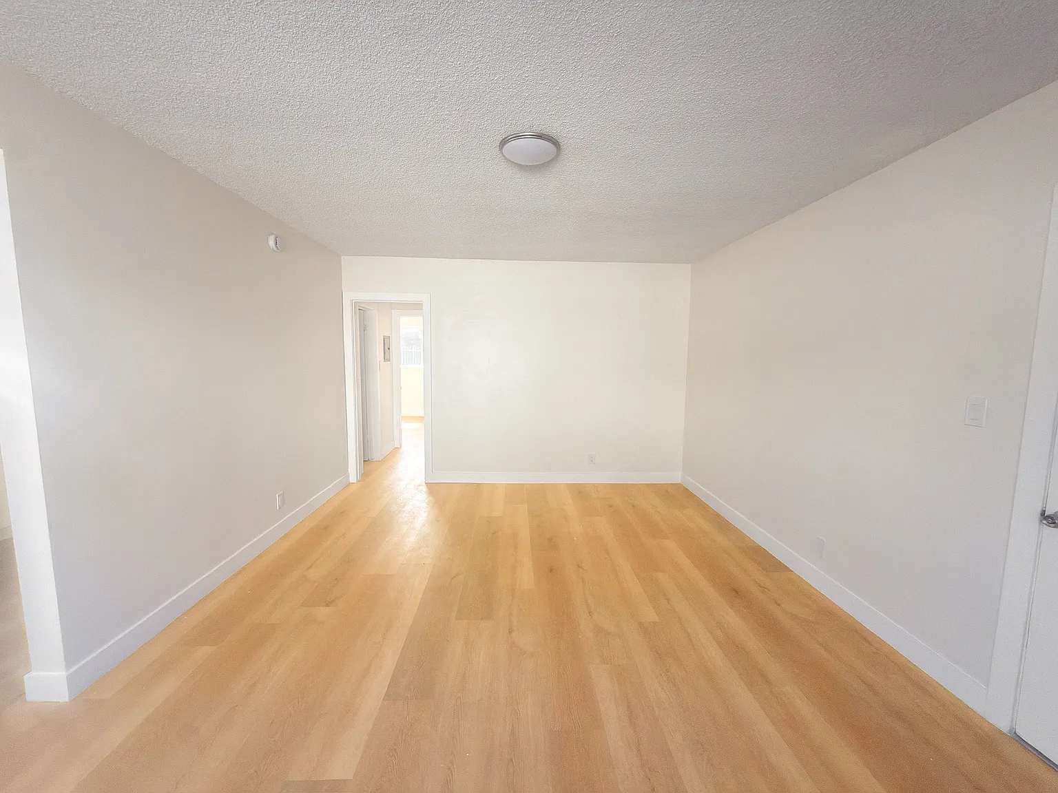 2 bed, 750 sqft, $2,295 — Photo 4