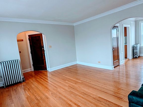 3rd image of 4649 Washington St #2