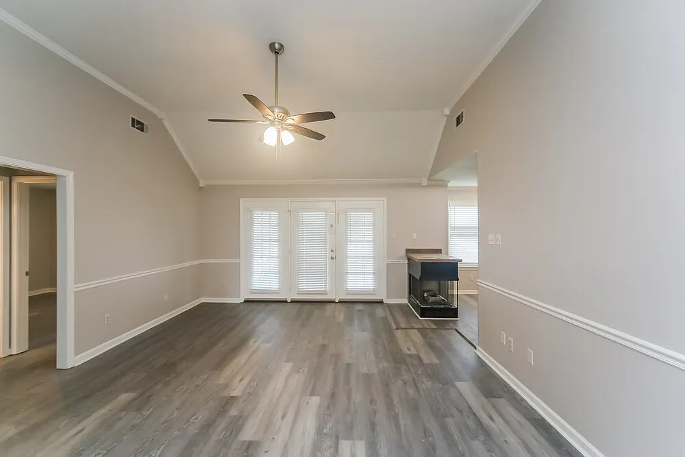 3 bed, 2.0 bath, 1508 sqft, $1,940 — Photo 4