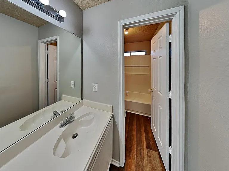 3990 Sarasota Springs Dr — Photo 15