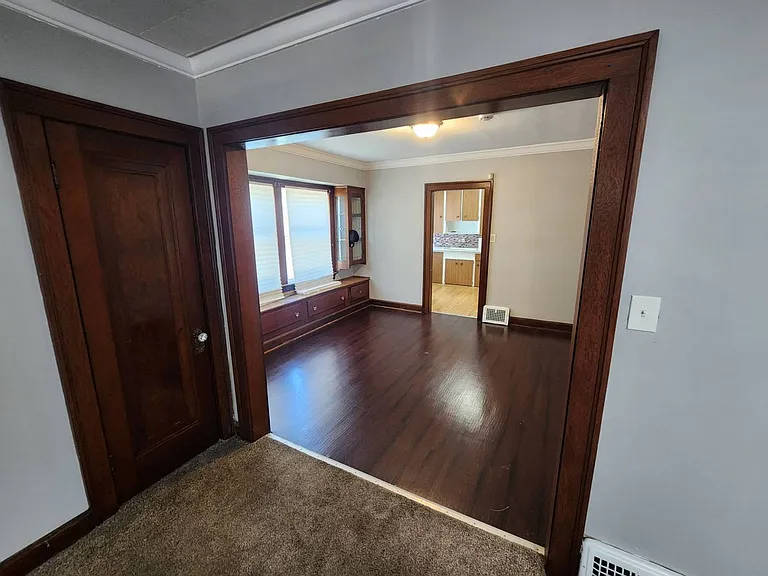 10109 Richland Ave — Photo 4