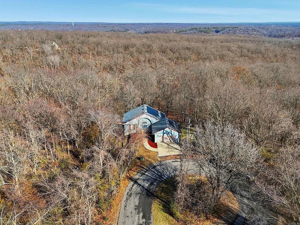 1st image of 7 Tamara Ln