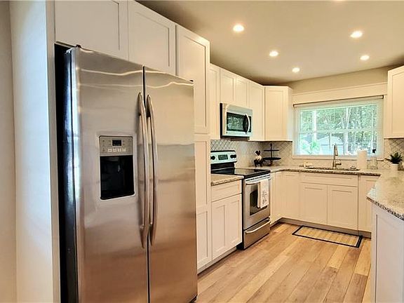 4th image of 25145 Niblic St