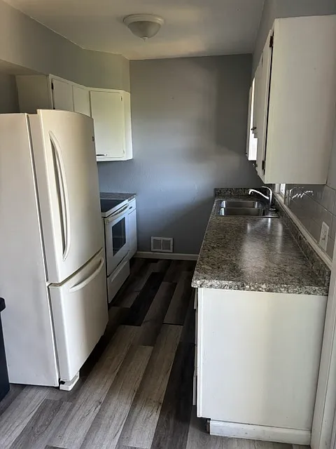 2 bed, 785 sqft, $1,100 — Photo 2