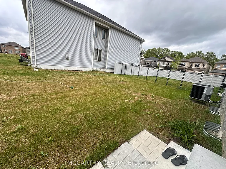 451 Black Cherry Cres — Photo 42