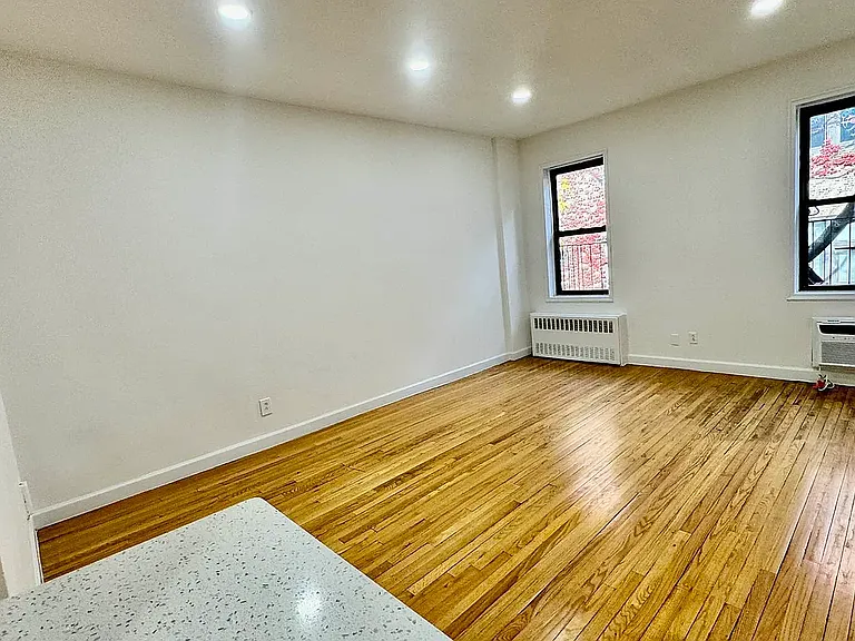 321 E 66th St #4D — Photo 10