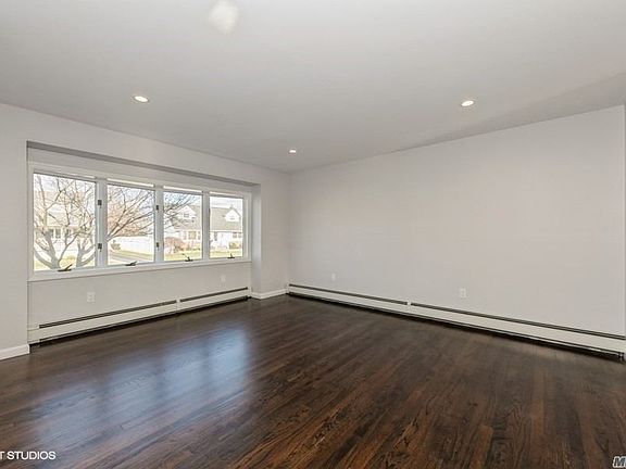 3rd image of 3740 Ferndale Dr
