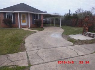 7701 W Cavelier Dr, New Orleans, LA 70129
