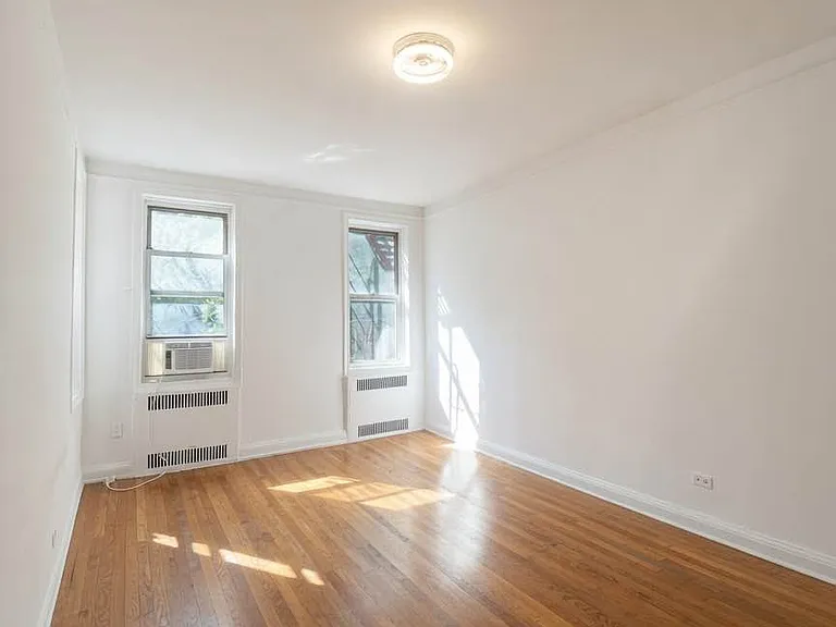 9216 Whitney Ave #203 — Photo 7
