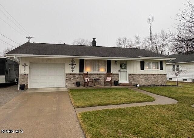 1st image of 324 Marion Ave