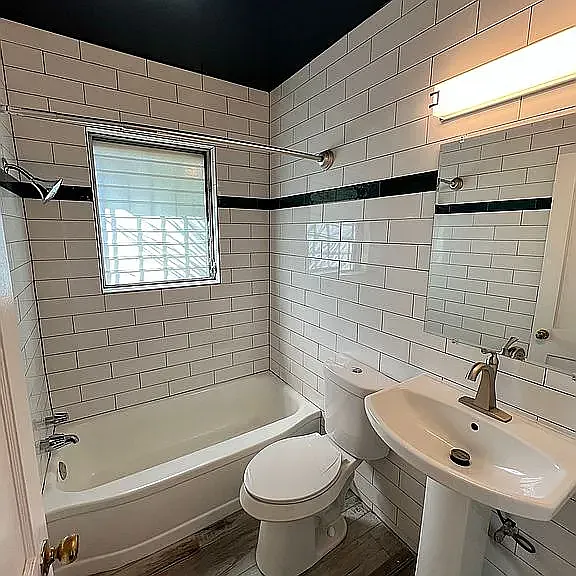 4160 Burlington Ave N — Photo 10