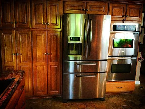 Pantry & Double Ovens