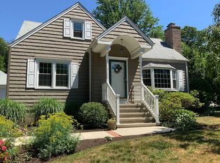 40 Oriole Ln, Trumbull, CT 06611