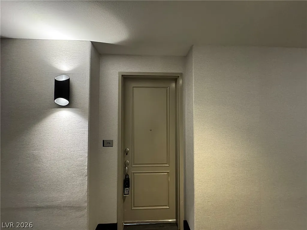 2 bed, 2.0 bath, 1038 sqft, $1,550 — Photo 2