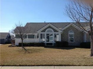 7124 Meadow View St, Shawnee, KS 66227