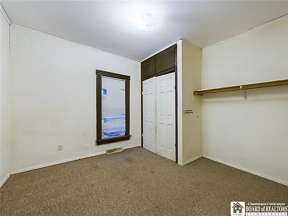 2nd image of 660 Garden Ave