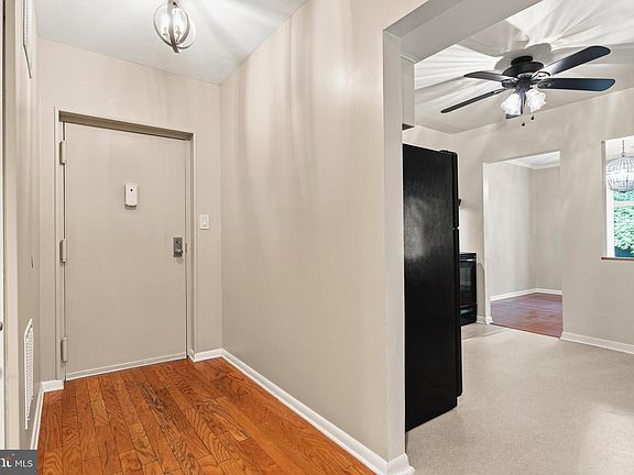 5th image of 9 Mullingar Ct Unit 201